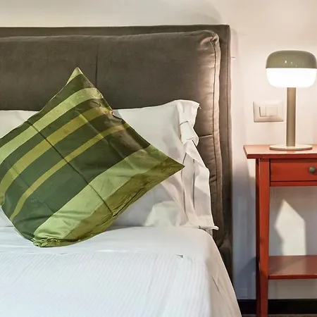 Ponte Vecchio Sprone Deluxe شقة