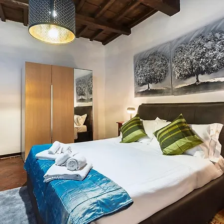Ponte Vecchio Sprone Deluxe דירה *